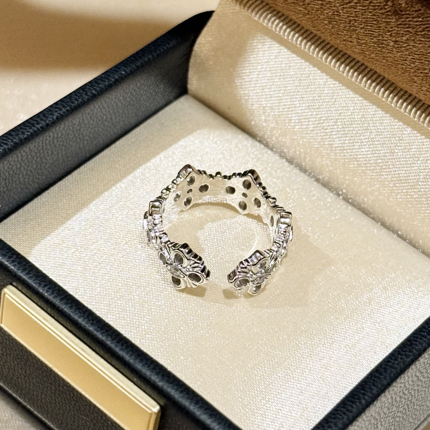 Van Cleef & Arpels Floral Diamond Ring